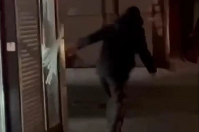 Daring tobacco kiosk robbery captured on video in Volgograd