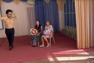 Заведующую детсадом в Омске накажут за стриптиз аниматора