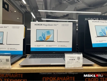 В DNS много китайских моделей | Источник: Яна Зверева / MSK1.RU