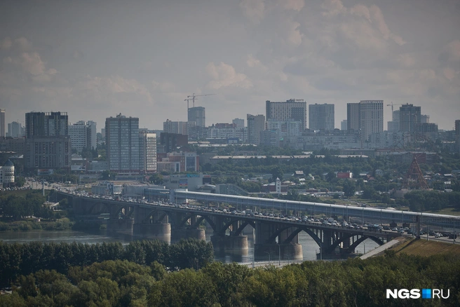 В городе погоду прогнозируют умеренную, а в северных районах области возможно похолодание | Источник: Александр Ощепков / NGS.RU