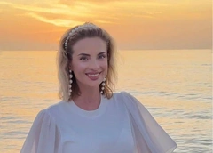 Кристина Черкасова позирует в раздельном купальнике спустя 1,5 месяца после родов: «Я уже довольна собой»