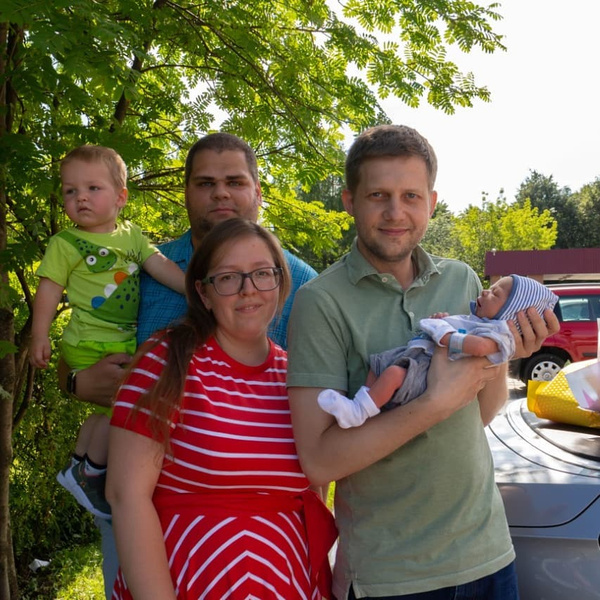 «День чуда»: Борис Корчевников показал, кого встречал в роддоме