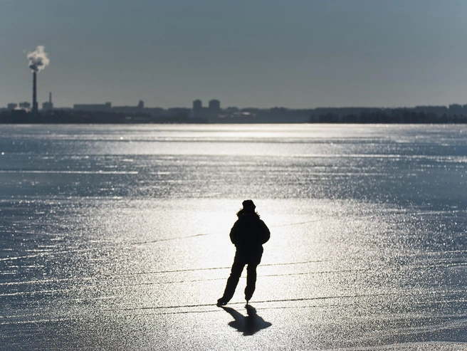 Экстремальные забавы на Обском водохранилище пришлись по душе многим участникам | Источник: Александр Ощепков / NGS.RU