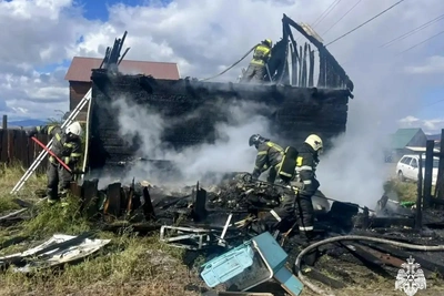 Семья в Кызыле осталась без крова из-за пожара
