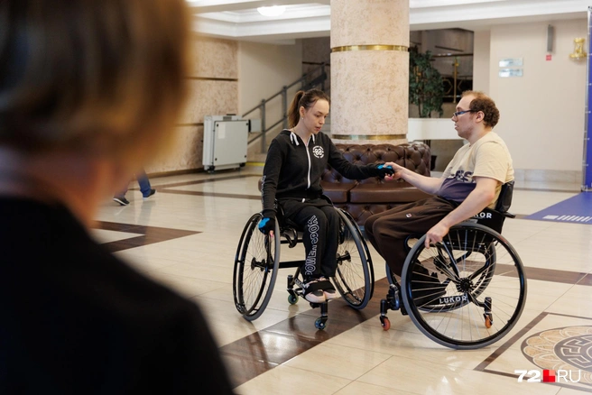 Алена с партнером готовятся поехать на соревнования  | Источник: Ирина Шарова / 72.RU