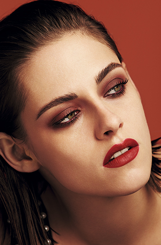 Все (пре)красно: новая коллекция макияжа Chanel