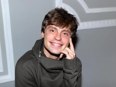 Александр Головин — обвинения в домогательствах, приписанный роман с Захаровой, отказ от дочери и спонтанная свадьба