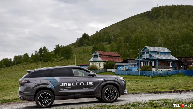 Jaecoo J8 и Tiggo 9&nbsp;— не близнецы, но братья. Цена J8 стартует от 4,274&nbsp;миллиона рублей | Источник: Артем Краснов