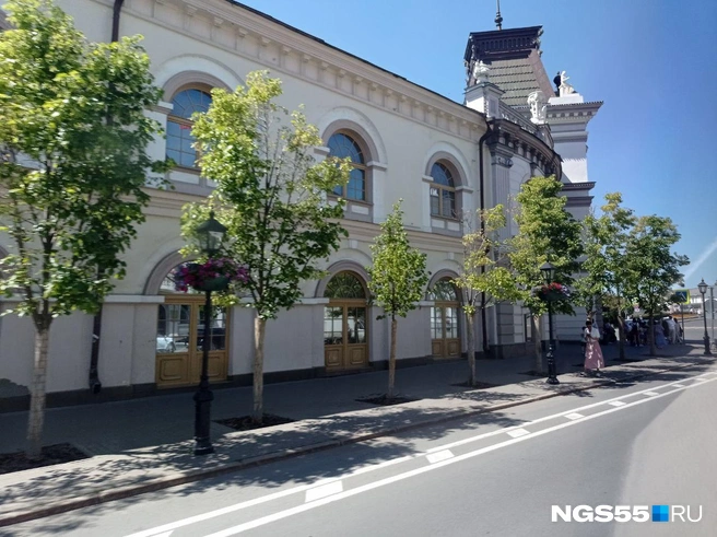 Улицы в городе чистые, а дороги — ровные | Источник: Сергей Энквист / NGS55.RU