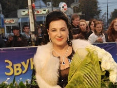 Императрица гуляет! Ирина Винер лихо отплясывала под Люсю Чеботину и Тото Кутуньо
