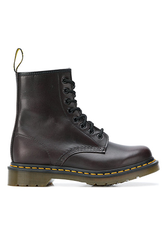 Ботинки Dr. MartensЦена: 14 720 руб.
Где купить: farfetch.com