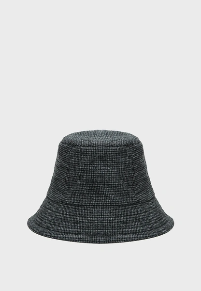 Шляпки-клош снова в моде спустя 100 лет: с чем их сочетать? Шляпки-клош снова в моде спустя 100 лет: с чем их сочетать?