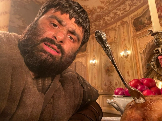 За последние два года сургутянин примерил на себя десяток ролей в кино и сериалах | Источник: личный архив Рухина Магеррамова