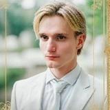 <p>Антон Шестаков</p>