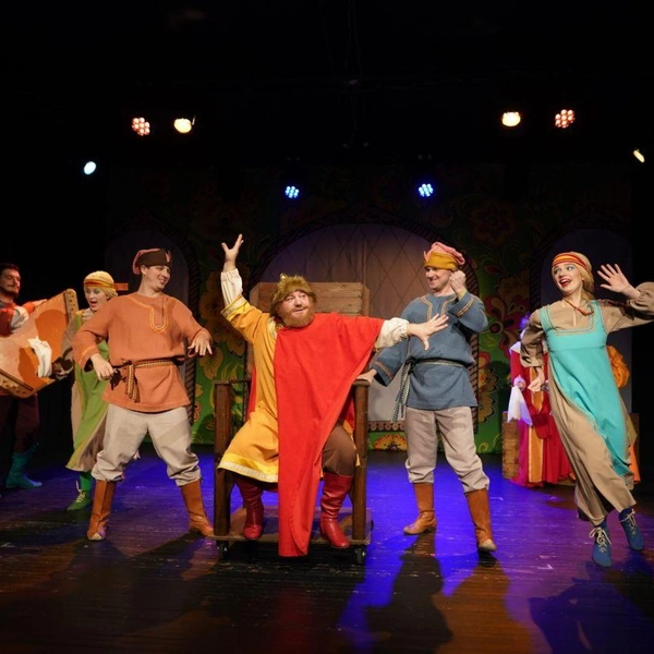 Сцена из спектакля «Василиса Микулишна» | Источник: НДТ «Советский»