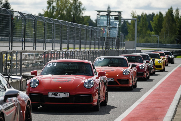 Большой фестиваль Porsche прошел на Moscow Raceway