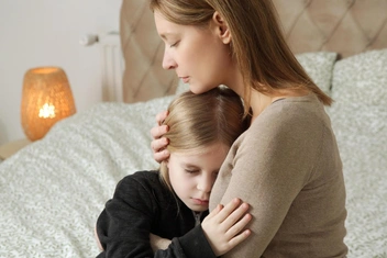 «Как оградить дочь от бывшего мужа, если он может быть опасен для нее?»