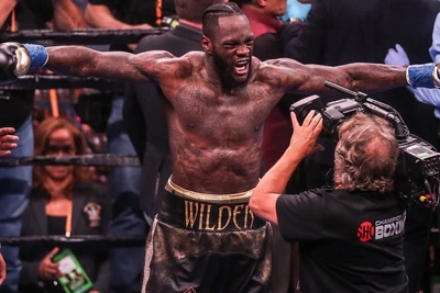 Сын бывшей невесты Уайлдера обвинил боксёра в насилии