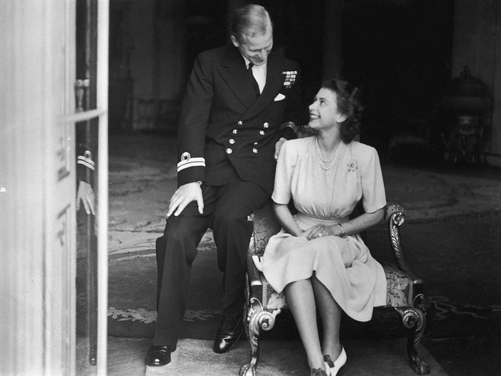 Почему мать принца Филиппа была расстроена из-за его помолвки с Елизаветой