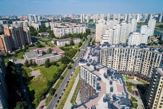 На расстоянии 300 метров от ЖК «Новое Купчино» — три школы, а в составе самого квартала — детский сад. | Источник: предоставлено пресс-службой компании «Строительный трест»