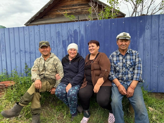 Сергей, Марина, Ольга и Павел Бакшеевы | Источник: Денис Таурус
