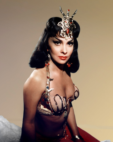 Джина Лоллобриджида - секс-символ 60-х годов (37 фото)