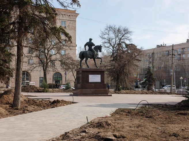 Дорожные покрытия готовы, но озеленение территории пока не выполнено. | Источник: Алексей Волхонский / V1.RU