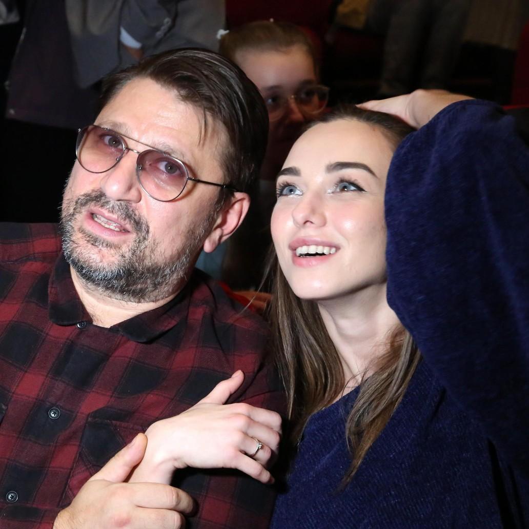 Жена Виктора Логинова, требующая развод, опубликовала его переписку с 23-летней любовницей — видео