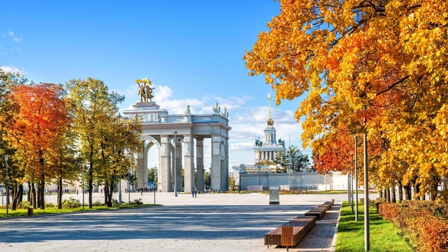 5 лучших мест для осенних фотосессий на ВДНХ