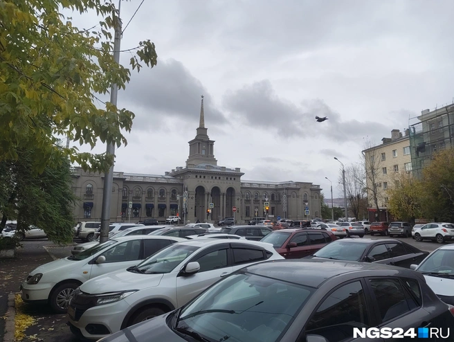 Вокзал в створе улицы Парижской Коммуны в 2026 году | Источник: Геннадий Денисов / NGS24.RU