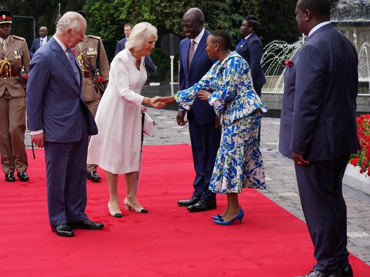 Сапожник без сапог: почему королева Камилла отказалась от тиары на банкете в Кении