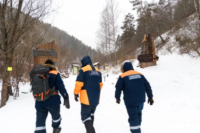 Спасатели ищут пропавшего силовика на Столбах в сложных погодных условиях