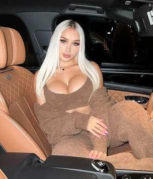 Даниэлла Чавес завела Onlyfans, чтобы спасти чилийский футбольный клуб от банкротства: горячие фото болельщицы