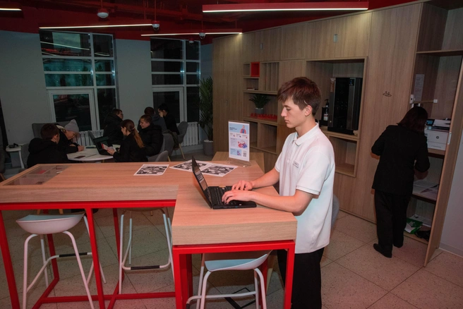 Банк стремится упрощать жизнь клиентов — создает помощников и программы на базе ИИ | Источник: Надежда Тихомирова