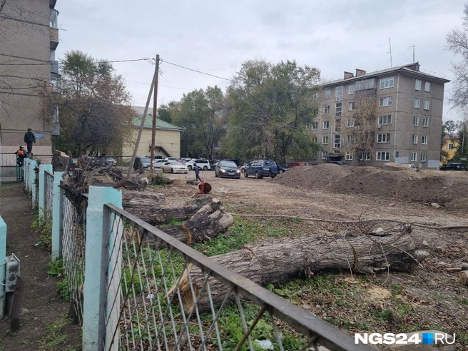 Такое соседство со школой жители считают опасным | Источник: Читатель NGS24.RU