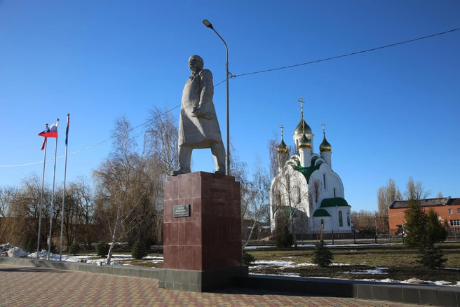 Чиновник числился заместителем главы районной администрации, но в районе не появлялся | Источник: Константин Завриков / V1.RU