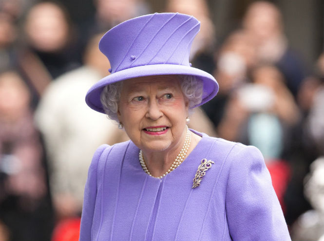 Фото №1 - Королева Елизавета попала в больницу впервые за 10 лет