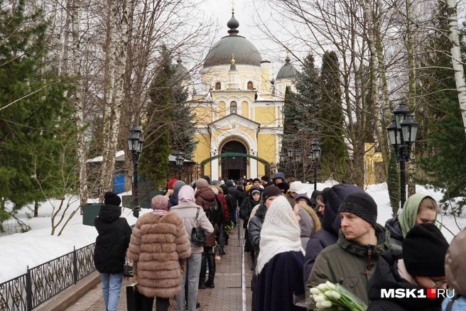 Верующие собрались почтить память Матроны Московской | Источник: Артём Рамазани-Зубов / MSK1.RU