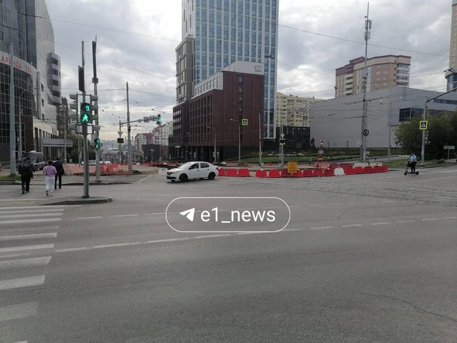 Радищева перекрыли от Московской до Шейнкмана | Источник: Читатель E1.RU