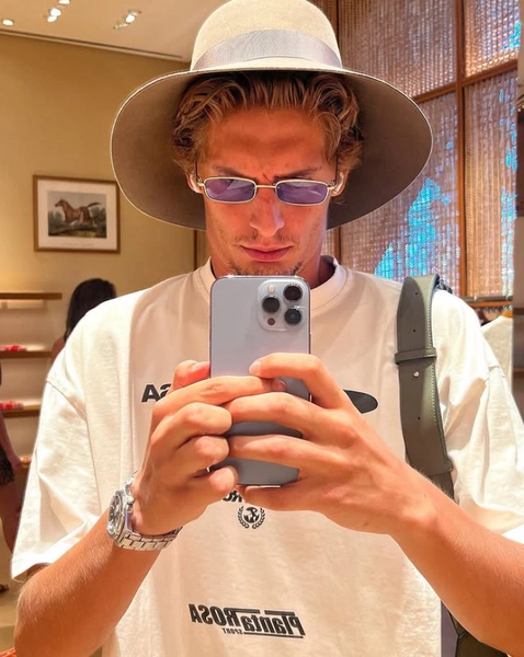 Сейчас Суад подтвердил, что у него нет претензий к директору певца