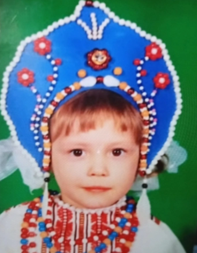 Саша пропала с детской площадки во дворе | Источник: СУ СКР по Свердловской области