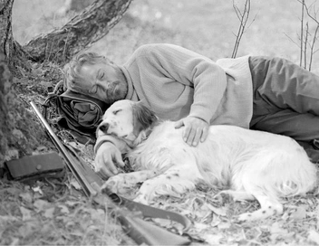 В картине «Белый Бим Черное ухо» Тихонов сыграл хозяина собаки