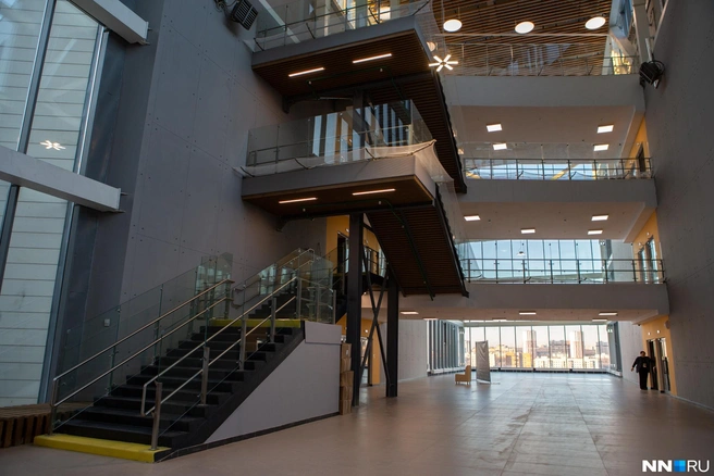 «Школу 800» в Верхних Печерах достроили совсем недавно — в начале ноября | Источник: Максим Герасимов