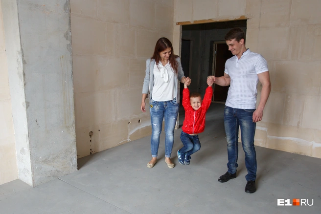 У семей с одним и двумя детьми осталась возможность взять ипотеку под 6% | Источник: Алексей Волхонский / Городские медиа