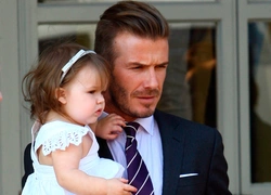 Дэвид Бекхэм купил дочери картину Дэмиена Херста