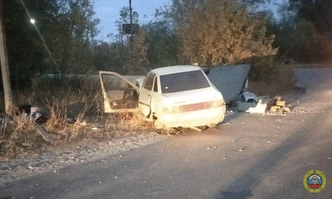 Водитель и два пассажира «Лады» скончались до прибытия медиков | Источник: ГУ МВД России по Волгоградской области