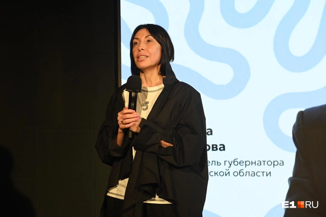 Татьяна Савинова обещала подумать над костюмом для сап-феста | Источник: Дмитрий Емельянов / E1.RU