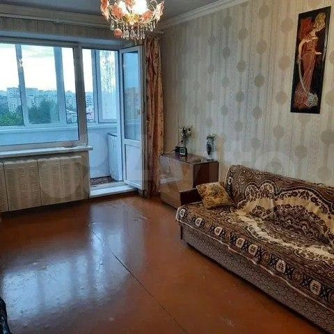 Без деревянного стола-раскладушки не обойдется ни одна студенческая тусовка | Источник: «Авито»