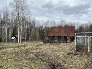 А так домик смотрится со стороны весной или осенью | Источник: avito.ru