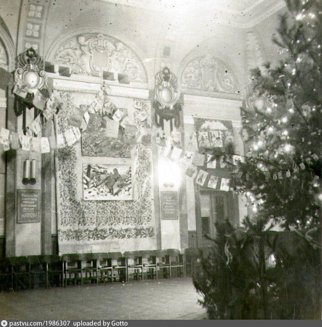 Новогодняя елка во Дворце пионеров | Источник: Pastvu.com